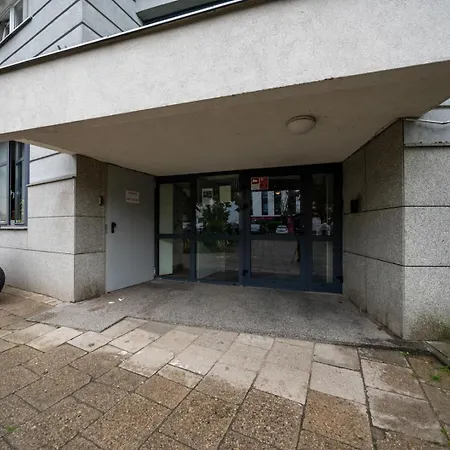 Apartment Powisle - 8th Floor With Balcony - By Rentujemy Warsaw