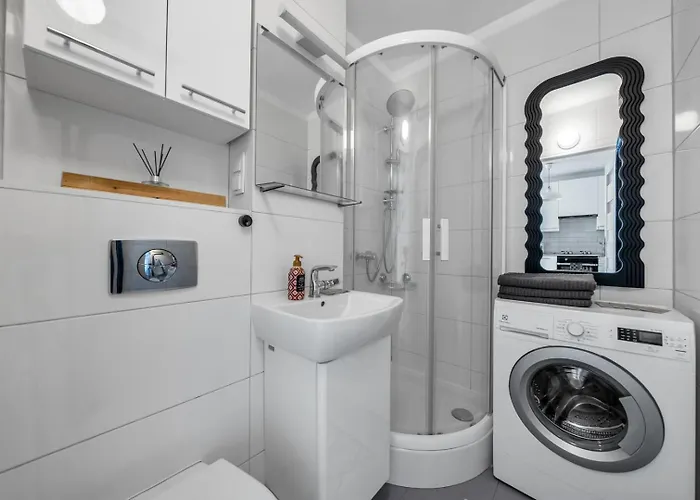 Apartment Powisle - 8th Floor With Balcony - By Rentujemy *