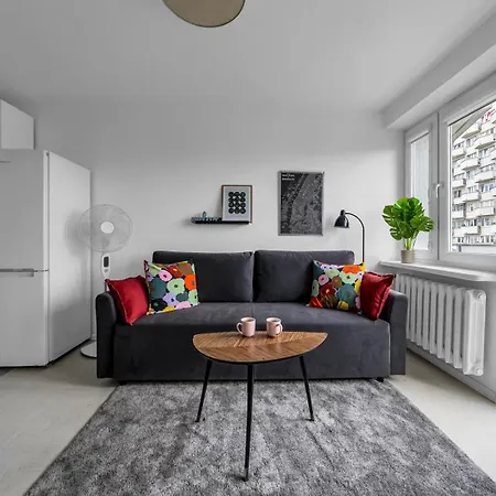 Apartment Powisle - 8th Floor With Balcony - By Rentujemy Warsaw
