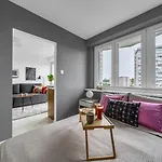 Powisle - 8th Floor With Balcony - By Rentujemy Apartamento